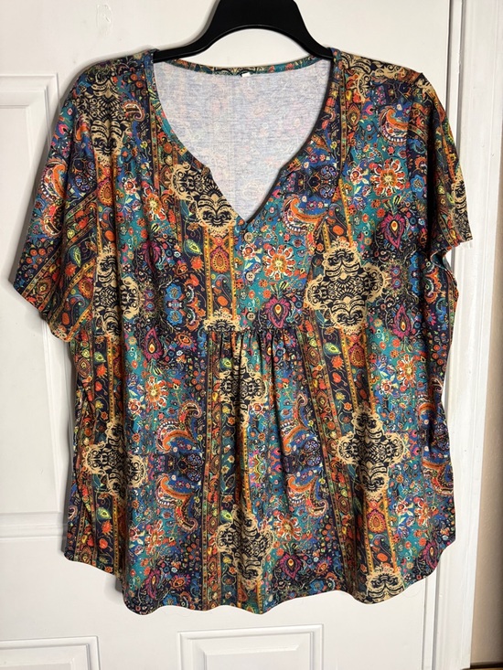 Tops - Boho Paisley V-Neck Short Sleeve Top - Multicolor